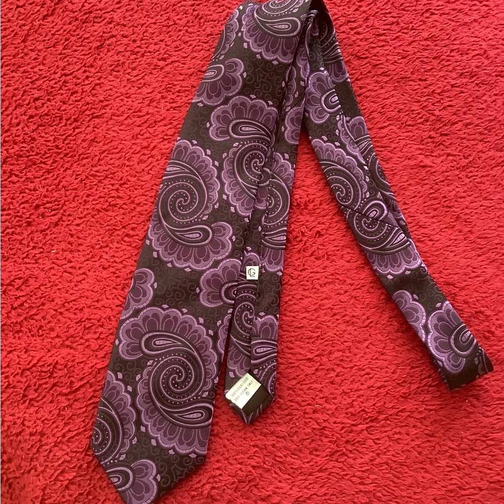 2/22 Guy Laroche Paris Silk Tie